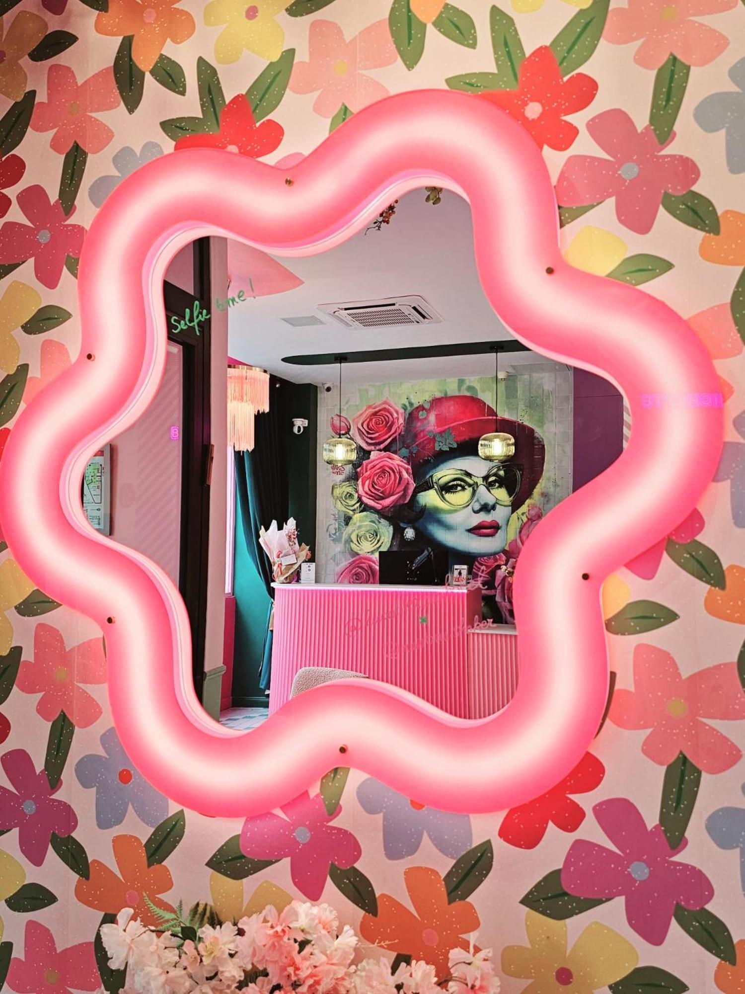 Pink Hotel 3*